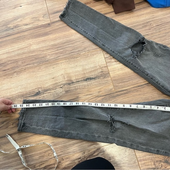 AGOLDE Sophie High Rise Crop Black Jean - Picture 10 of 10